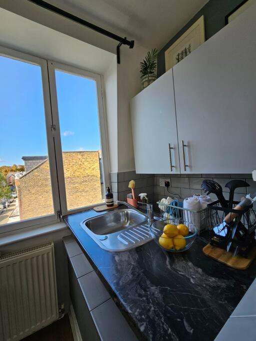 Appartement Cosy And Quiet One Bedroom Thames Flat Londen